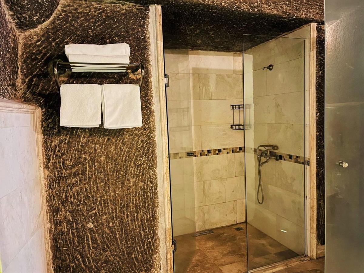 Cappadocia Empire Cave Hotel Goreme Exterior photo