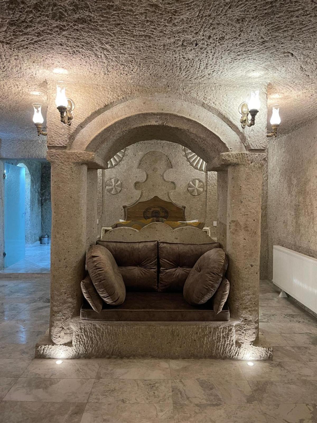 Cappadocia Empire Cave Hotel Goreme Exterior photo